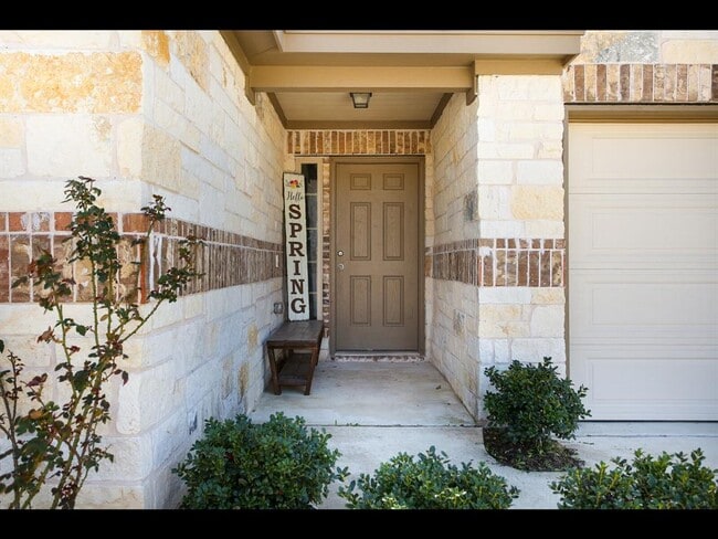 Building Photo - 124 Gray Wolf Dr