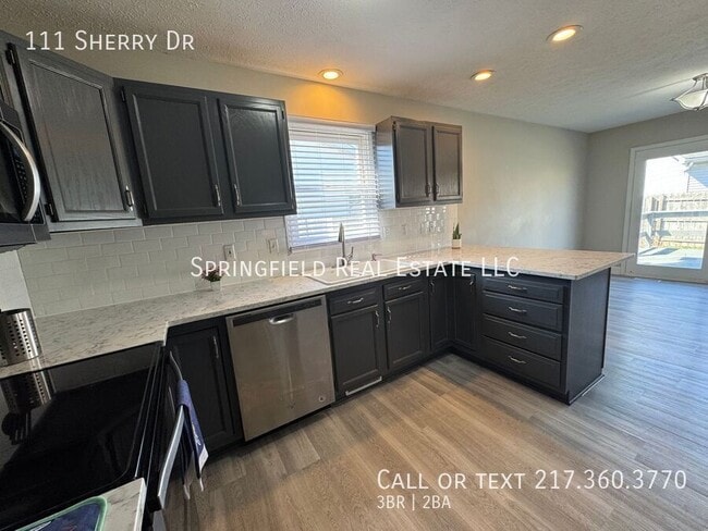 Building Photo - Living Large: Spacious 3 Bed, 2 Bath Home ...