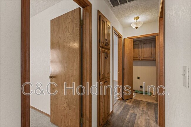 Building Photo - 630 S 276th E Ave