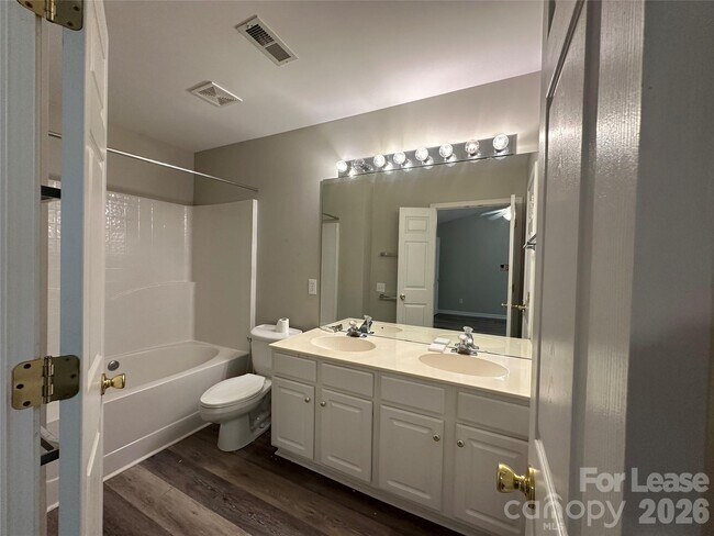 Building Photo - 6626 Rothchild Dr