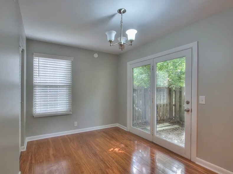 Building Photo - 5506 Country Dr