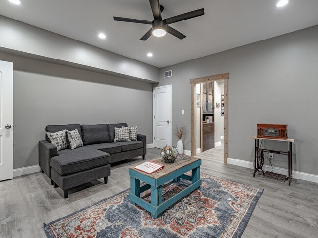 Building Photo - 3853 McRee Ave