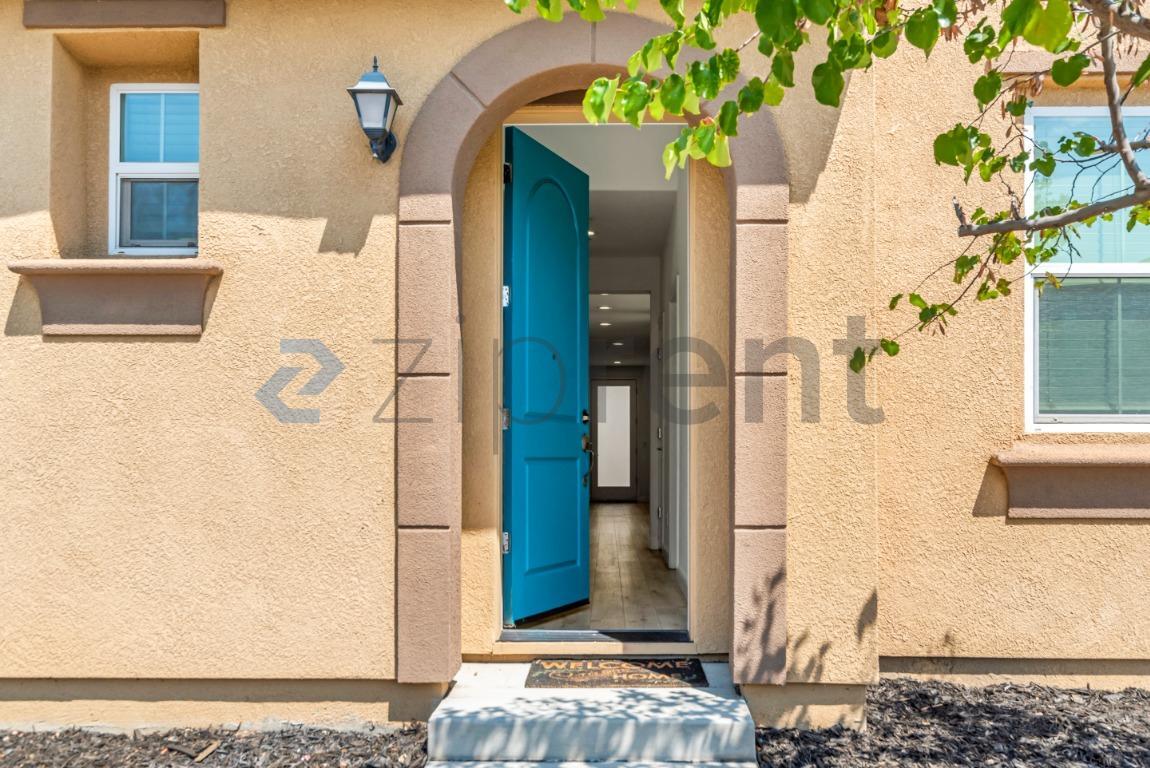 Building Photo - Unit