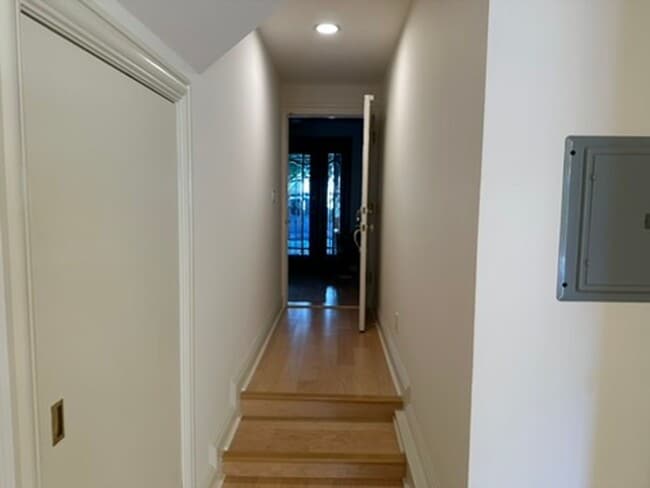 Building Photo - Epic REA- Serene 2 BR/1 BA Flat w/Private Deck & Yard in Lone Mountain