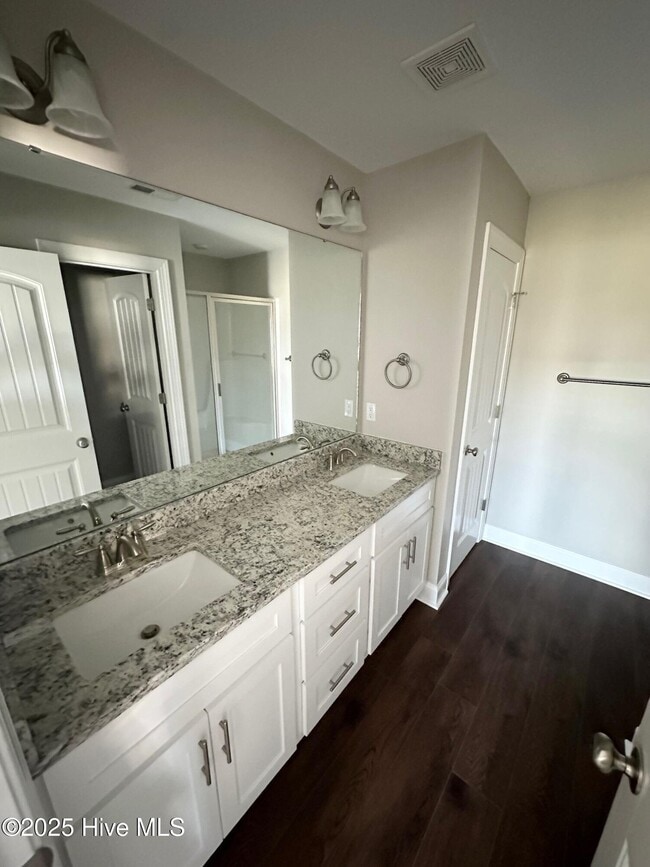 Building Photo - 824 Sarah Rebecca Dr