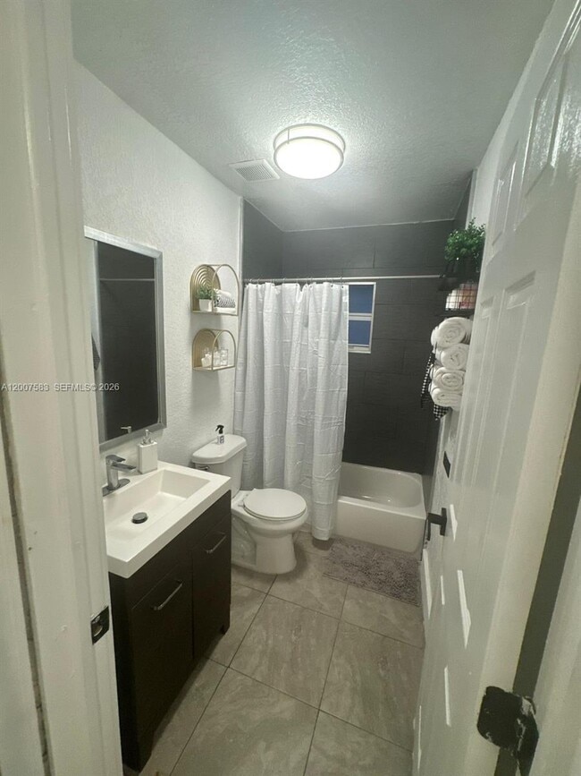 Building Photo - 1865 NW 45th St