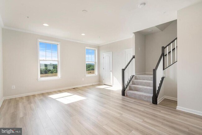 Building Photo - 5911 Garden Walk Dr