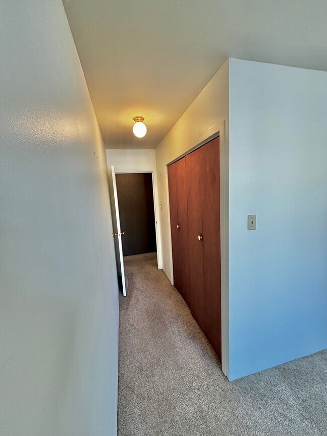 Building Photo - 1221 Illinois St