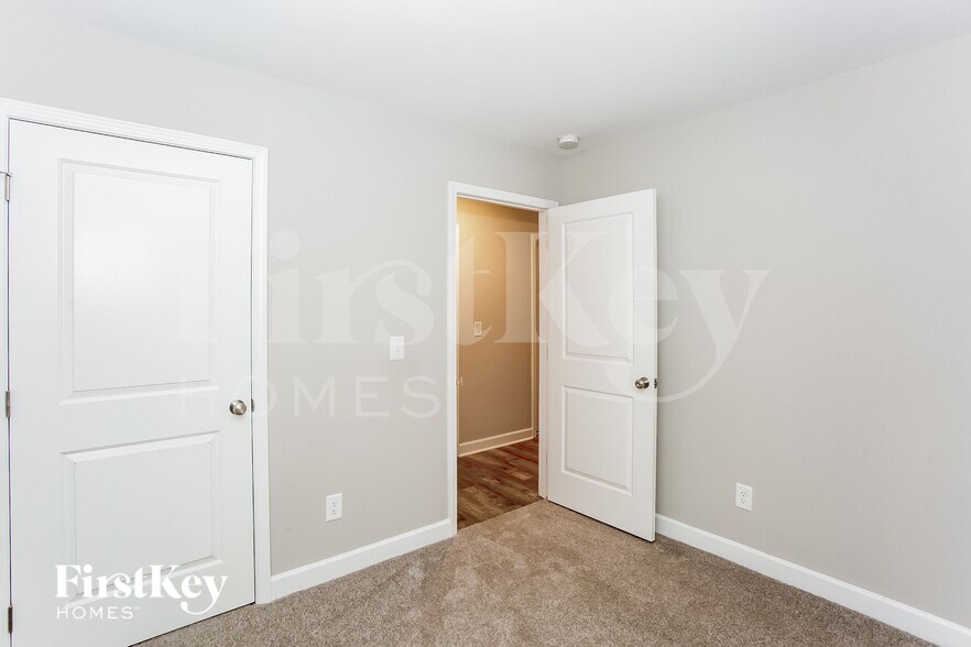 Building Photo - 1105 Northside St