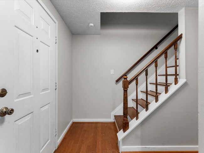 Building Photo - 3513 Castlebury Dr