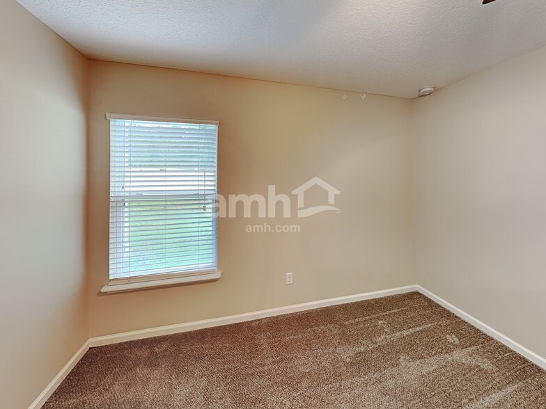 Building Photo - 3932 Pipit Pt