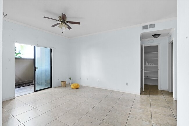 Building Photo - 10051 Westpark Dr