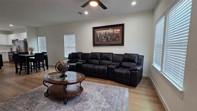 Building Photo - 8113 Miley St