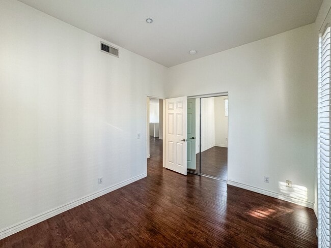 Building Photo - Beautiful 3 Bd/2Ba Spacious Home in Fullerton w/AC and Ample Community Amenities!