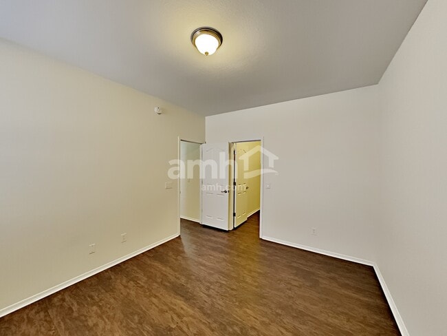 Building Photo - 10253 E Jerome Ave