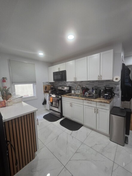 Building Photo - 478 Fabyan Pl