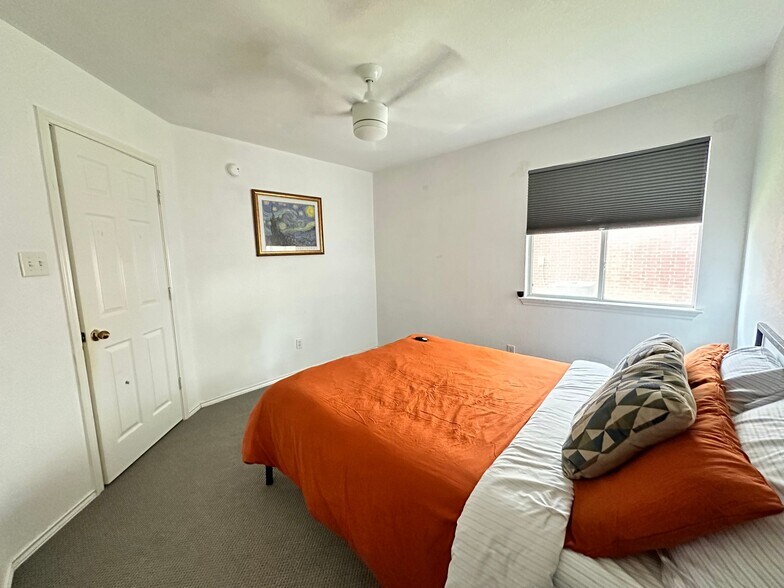 Building Photo - 4505 Sydney Harbour Ct