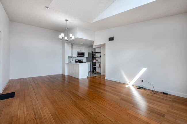 Building Photo - 629 Sea Pine Way