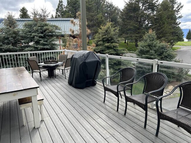 Building Photo - 130 Par Dr