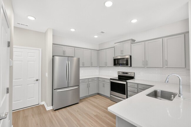 Building Photo - 182 Oasis Dr