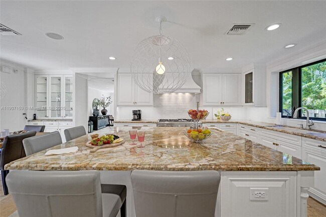 Building Photo - 2035 NE 31st Ave