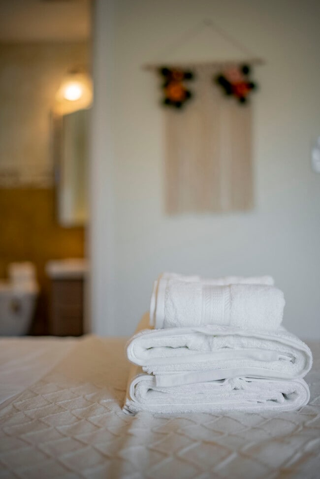 Building Photo - Furnished 3BR Glendora Home | Quiet Retreat + Parking