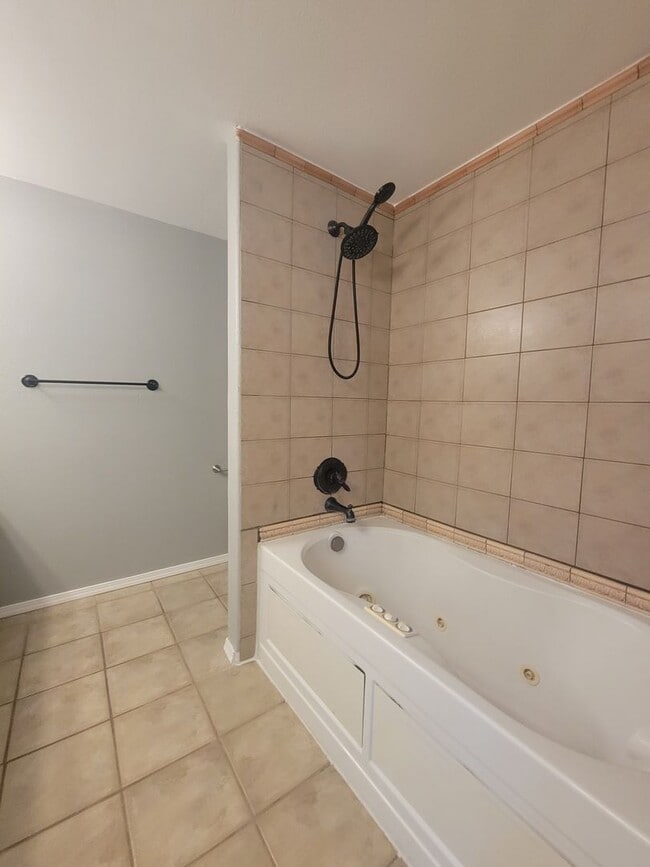Building Photo - Newly Listed Home Close to Joint Base Lewis-McChord