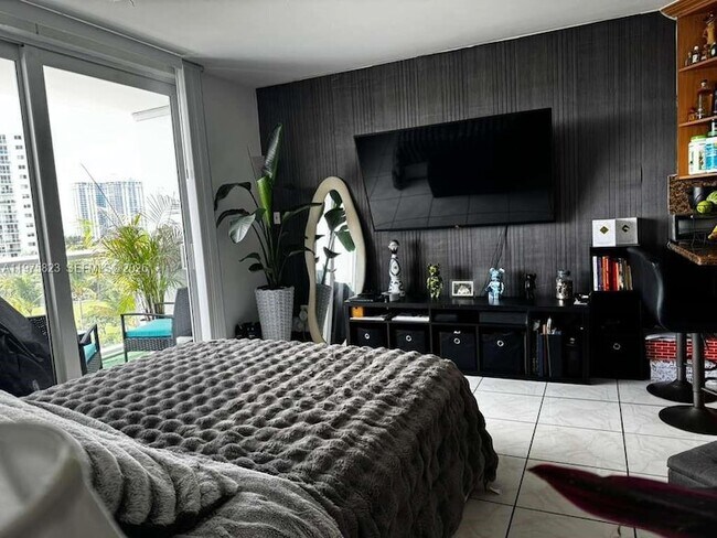 Building Photo - 19201 Collins Ave