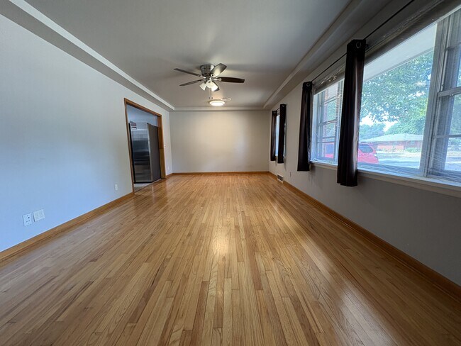 Building Photo - 1428 Avondale Dr