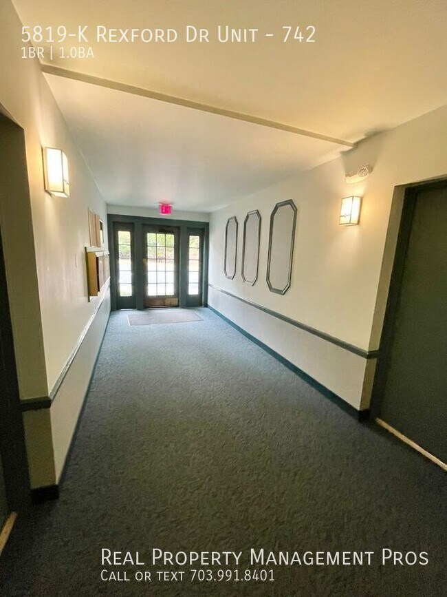 Building Photo - 5819-K Rexford Dr Unit-742