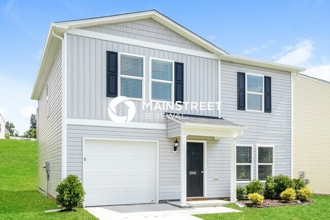Building Photo - 4 Bedroom Pet-Friendly Home in Greensboro, NC with Main Street Renewal