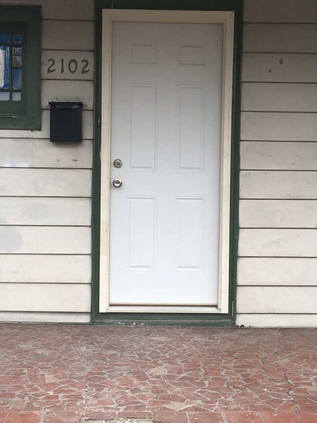 Primary Photo - 2102 Marshall Ave