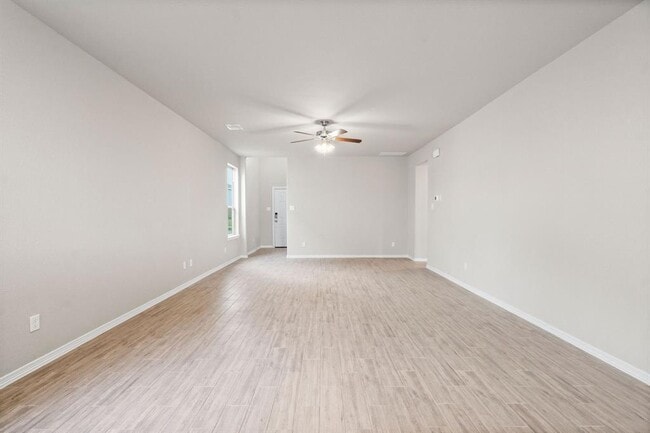 Building Photo - 25823 Boxwood Hedge Lane