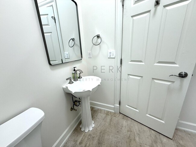 Building Photo - Forest-View 2 Bedroom on Oak Bay Road, Port Hadlock