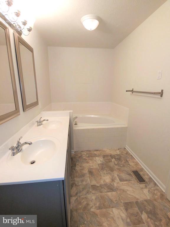 Building Photo - 2665 Worrell Ct