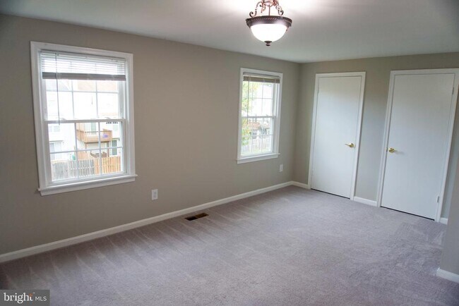 Building Photo - 7341 Crestleigh Cir