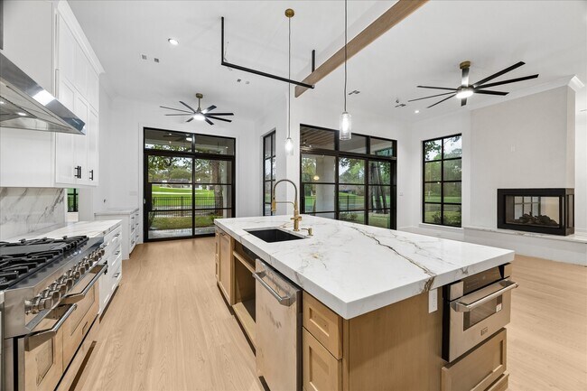 Building Photo - 5 Buttonbush Ct