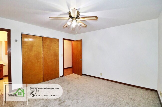 Building Photo - 1744 Kildare Dr