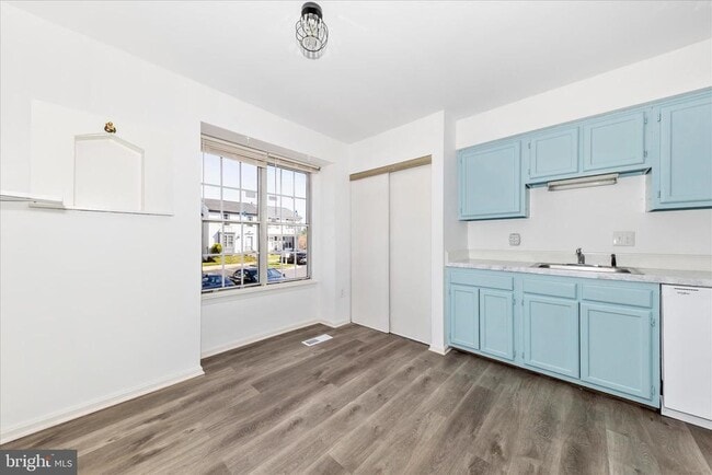 Building Photo - 13303 Country Ridge Dr