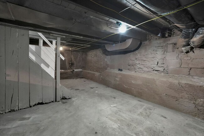 Building Photo - 1032 E 17th Ave