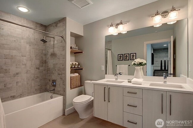 Building Photo - 4bd/3.5ba Kirkland Home