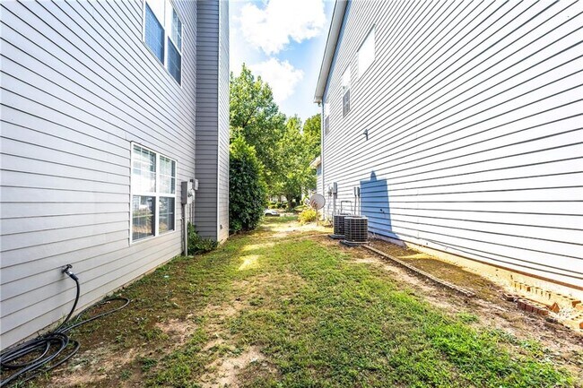 Building Photo - 1545 Anna Ruby Ln