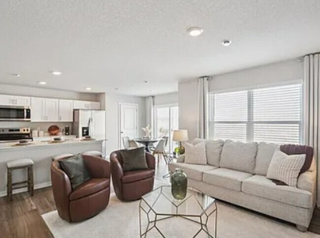 Building Photo - 353 Juniper Dr