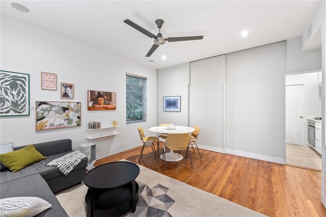 Building Photo - 732 Euclid Ave