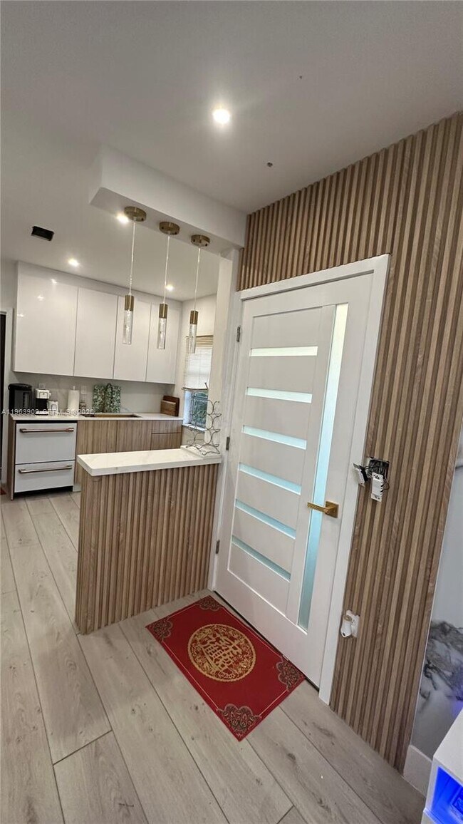 Building Photo - 1668 SW 20th St