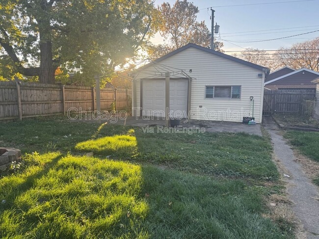 Building Photo - 1542 Shirley Dr