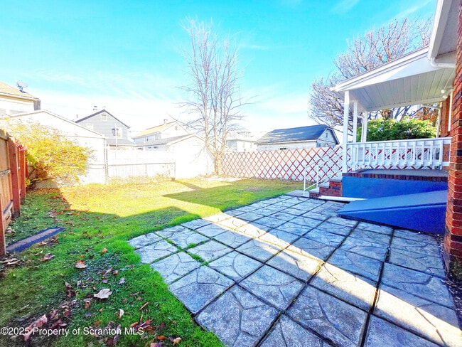 Building Photo - 285 Lyndwood Ave