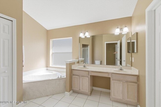 Building Photo - 708 Sharon Ct