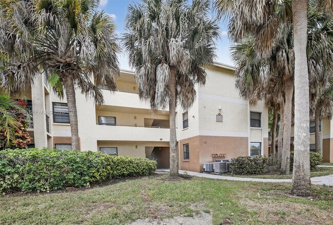 Building Photo - 9999 Summerbreeze Dr