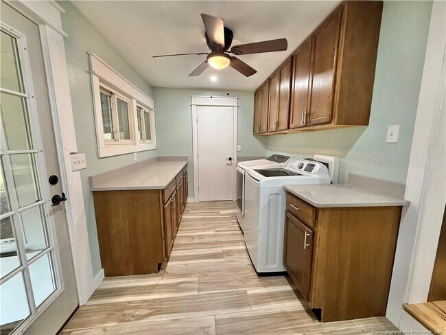 Building Photo - 1027 Cameron Hill Rd